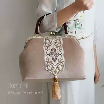 2020 new Chinese vintage velvet elegant Hand bag phoenix embroidered evening dress women bag mother bag gift