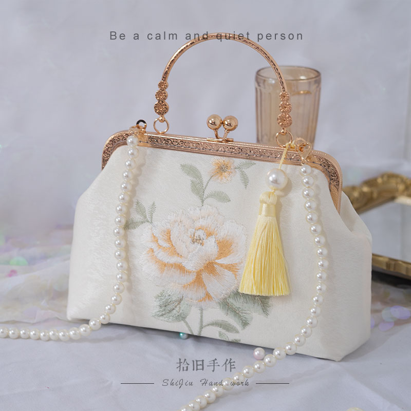 2022 new small and clear new embroidery Chinese wind fairy retro 100 hitch pearls handbag Handmaid Ancient Wind Diagonal Satchel