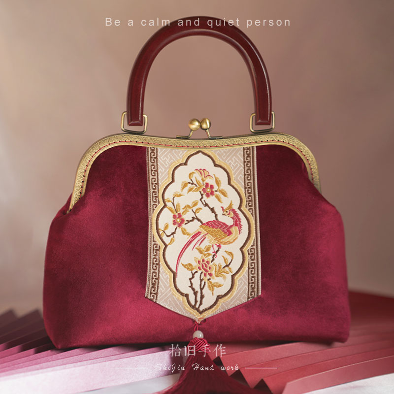 New women's bag original wine red velvet embroidery 100 hitchhiking mother Chinese qipao wedding handbags wedding gifts