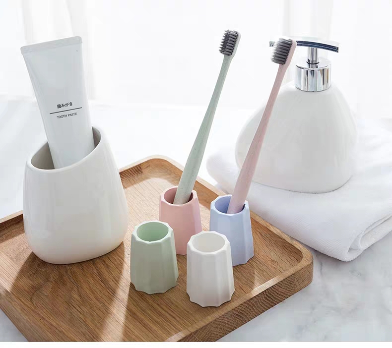 Kieselguhr toothbrush holder mildew-proof water suction speed dry minimalist toothbrush practical toothbrush seat silicon algae mud toothbrush containing layer frame