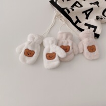 2021 Winter ins cute warm and velvety thickened cartoon Little Bear bag refers to 1-6-year-old baby male and female gloves