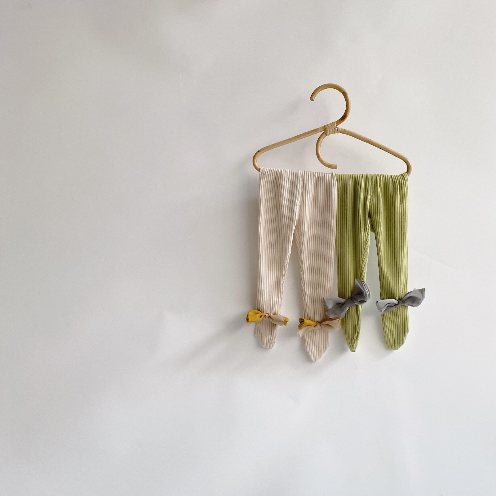 2021 Spring Loaded With Pants Baby High Elastic Outer Pass Butterfly Knot Pit Bar Even Leggings Pants Socks Female Baby Pants Foreign Pie