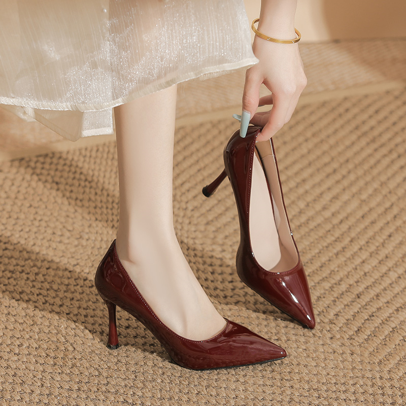 Patent Leather Pointed Toe High Heels 2025 Autum New Stiletto Ol Flats Women's French Style Shallow Mouth Burgundy Small Size Women's Shoes