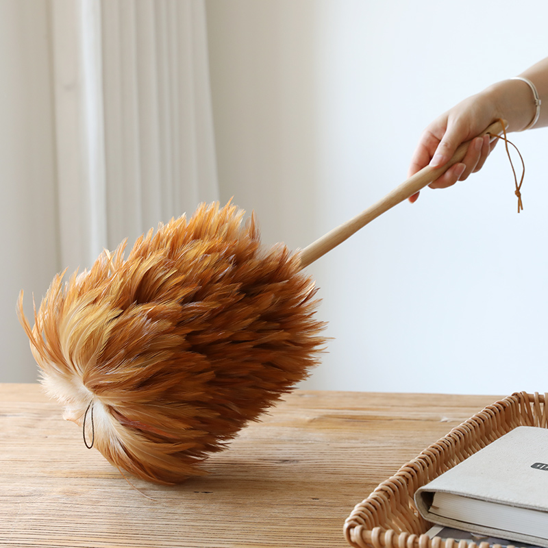 At the beginning of the art, Nanzhu large chicken feather duster household dust dusting duster truck with dust dust cleaning artifact does not shed hair