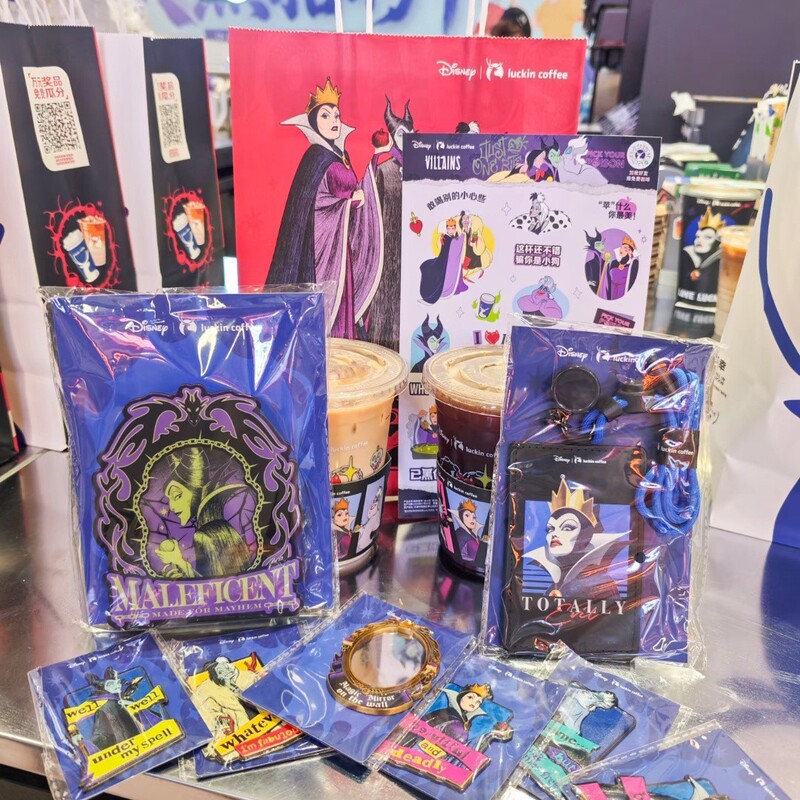 [Authentic Product Purchasing Agency] Luckin Coffee X Disney Villains Collaboration Merchandise: Card Holder, Acrylic Photo Frame, Fridge Magnet, Pp Cup