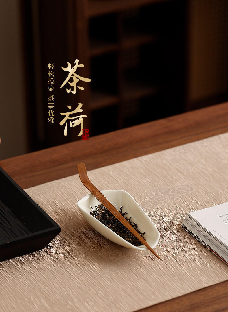 Ceramic Tea Set with Tea Scoop, Tea Needle, Tea Spoon, and Tea Divider, Made of Celadon and White Porcelain, for Tea Appreciation and Tea Ceremony — تصویر 1