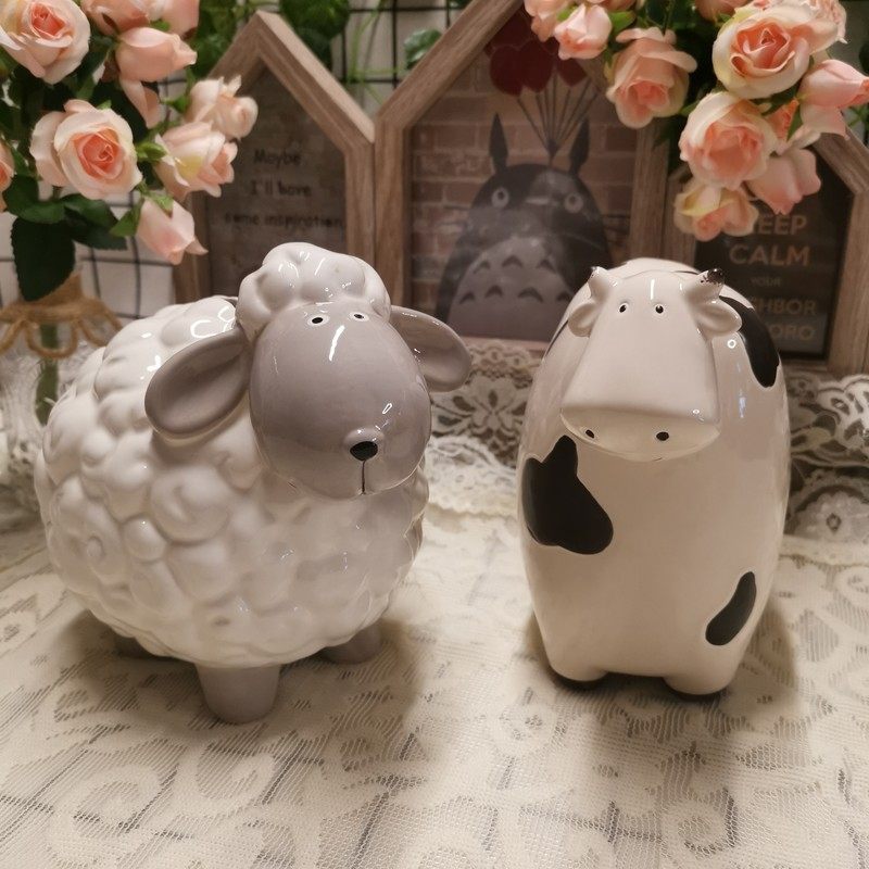 Lovely ceramic sheep Sean can't save money can only save ceramic money cans for birthday present