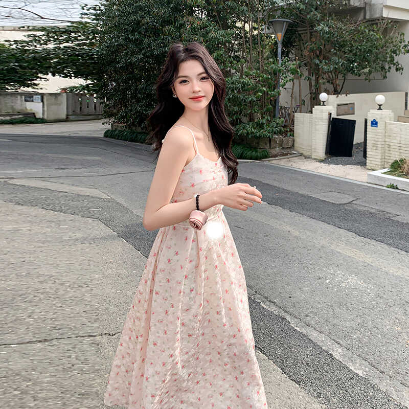 粉色小碎花吊带裙女中长款2025夏季新款法式高腰显瘦温柔风连衣裙,女装连衣裙,2C123