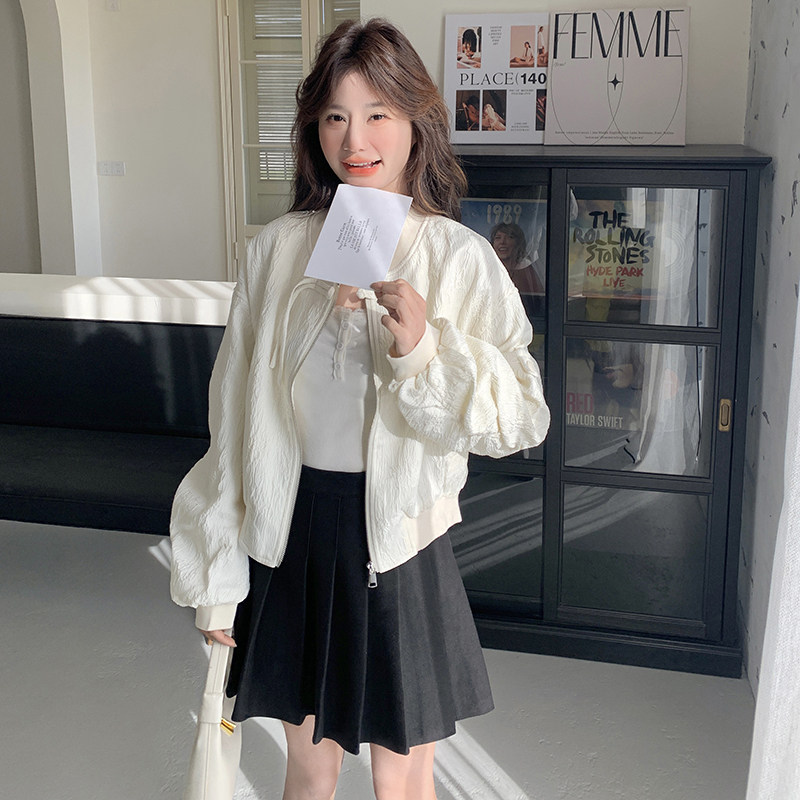米白色新中式短款外套女2025秋新款独特别致肌理感休闲棒球服上衣,女装短外套,2C087