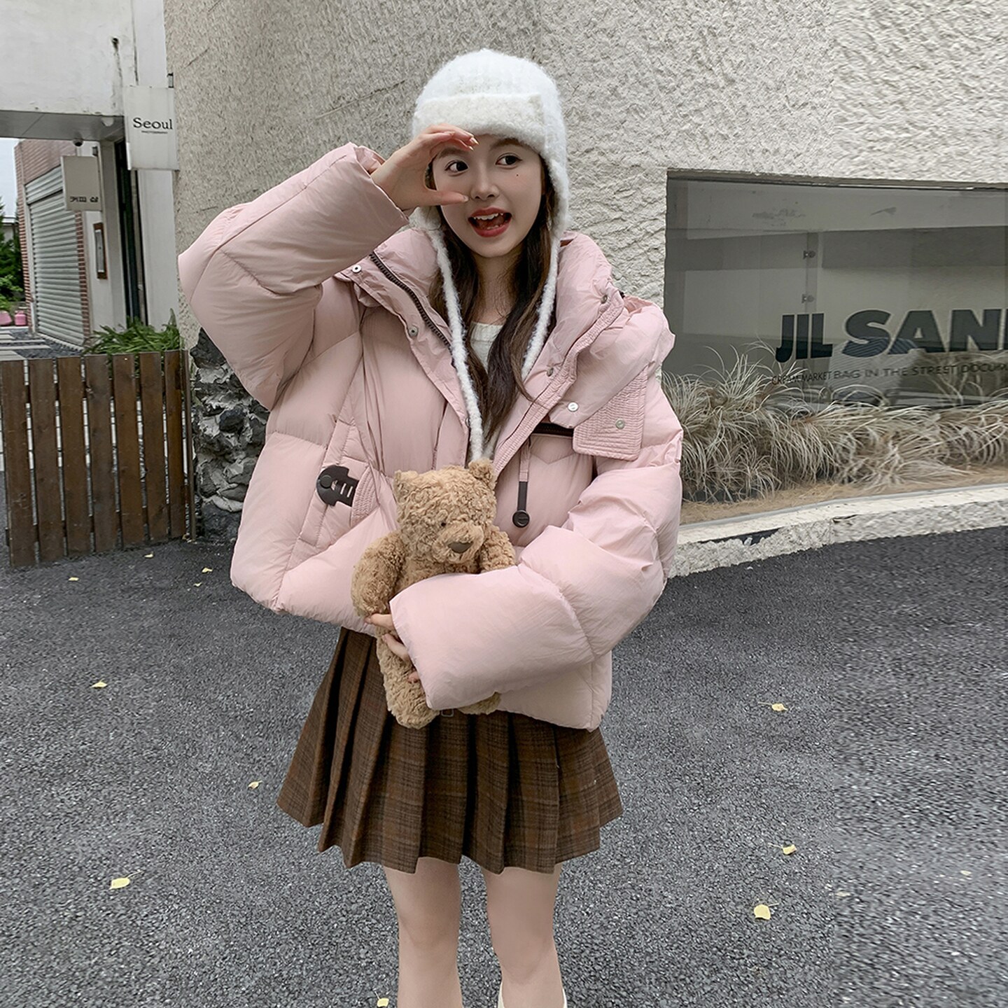 甜美粉色短款连帽羽绒服外套女入冬2025新款设计轻薄白鸭绒面包服,女装羽绒服,2D035
