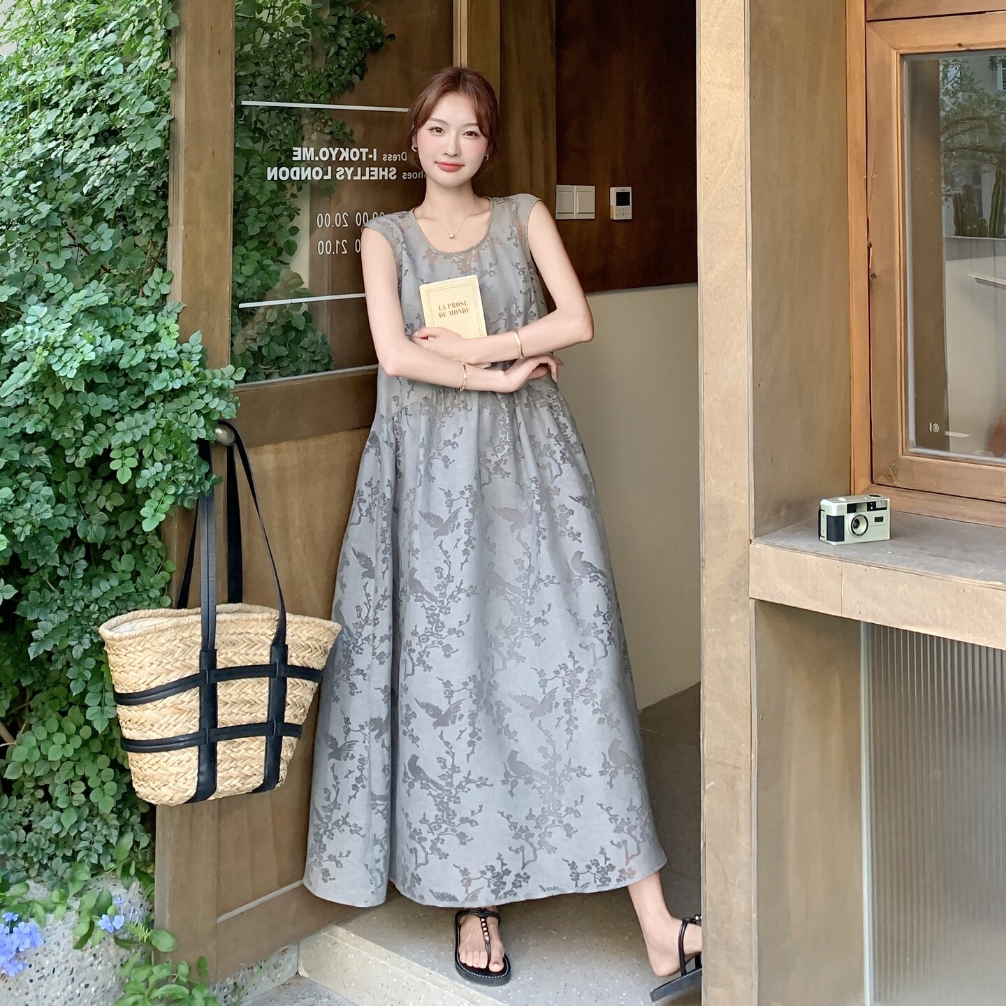 灰色碎花时尚背心连衣裙套装2025新款女夏清冷松弛感设计感长裙子,女装连衣裙,2C166