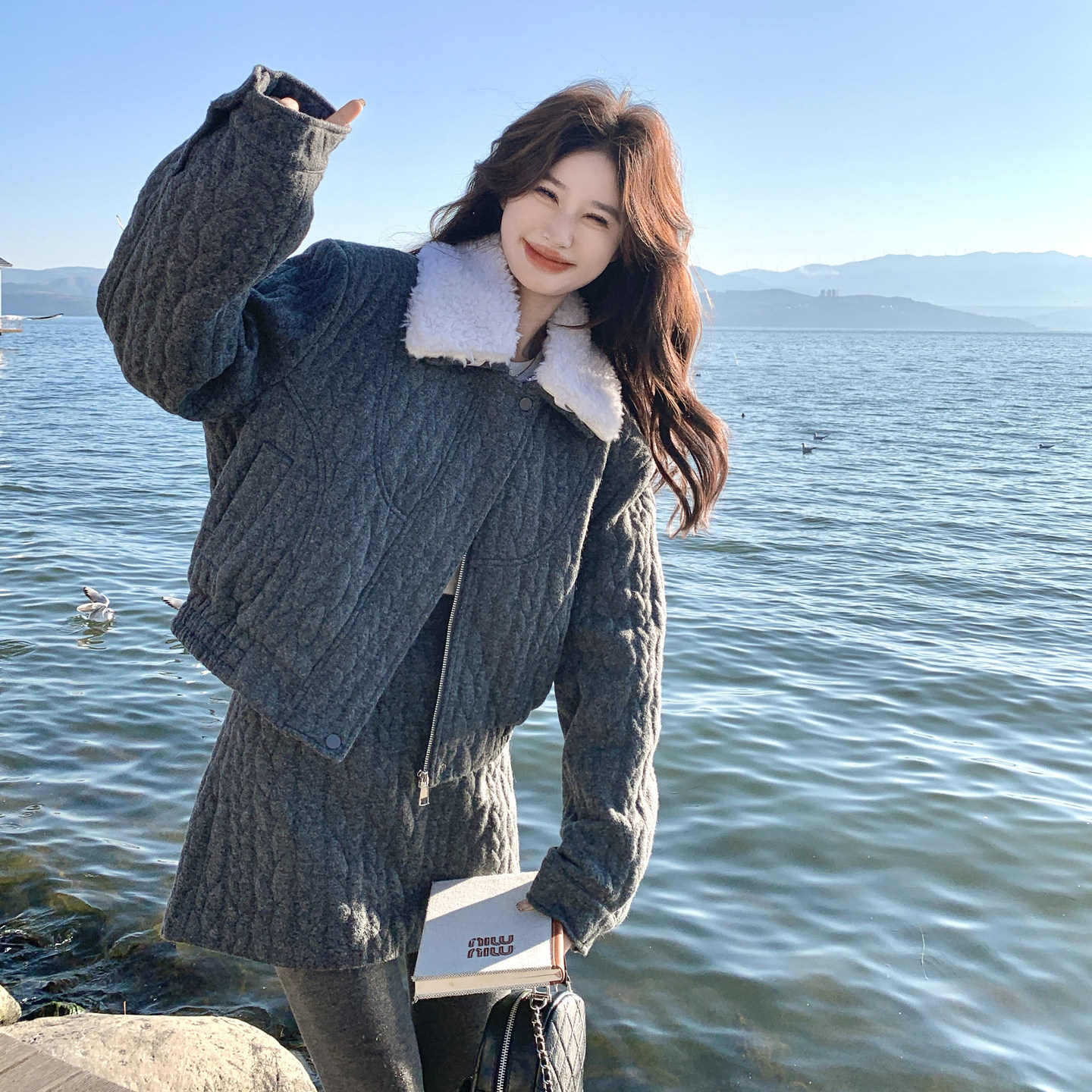 慵懒风毛绒翻领针织套装女秋冬毛衣外套高腰短裙两件套设计感套装,女装套装/套裙,2C166