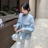 蓝色