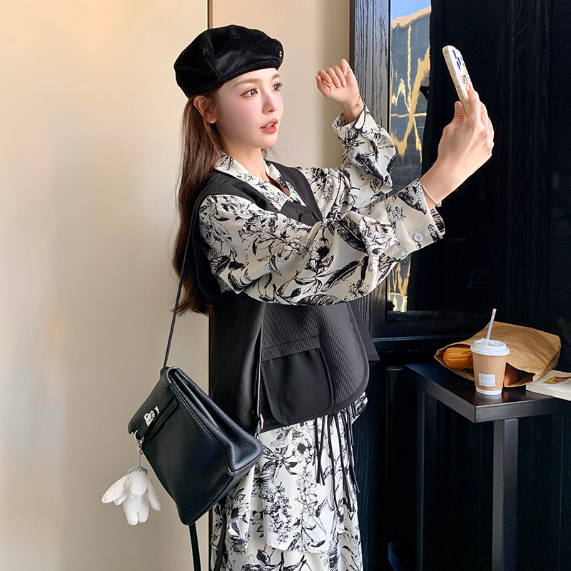 超火新中式穿搭碎花套装裙女春秋2025新款设计感马甲半身裙三件套,女装套装/套裙,2C037