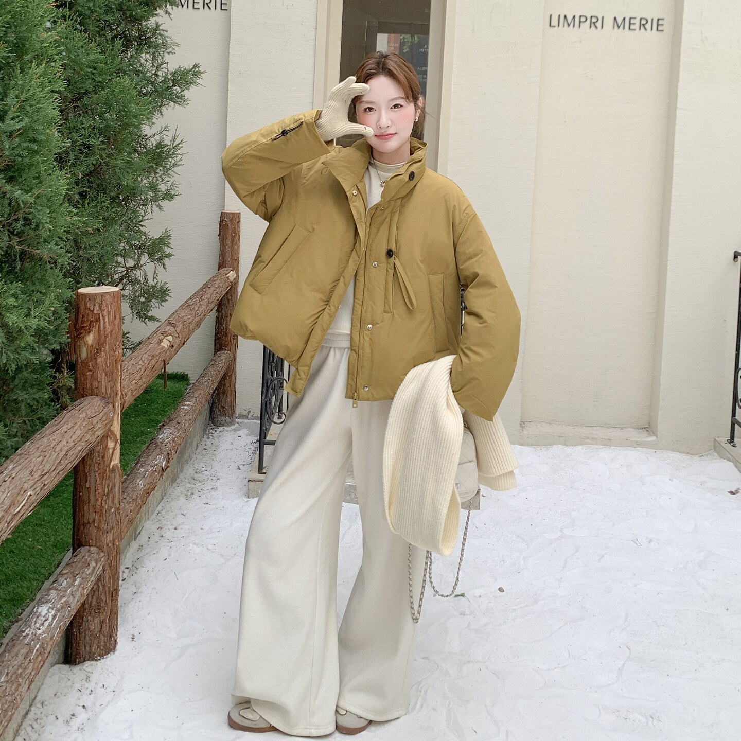 设计感宽松羽绒服女冬季短款小个子立领加厚防风保暖90白鸭绒外套图片