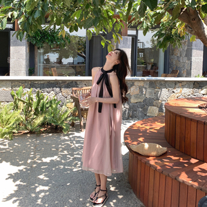 黑粉撞色系带挂脖连衣裙女2025夏季新款今年流行漂亮高级感仙女裙图片