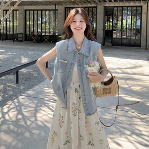 显瘦牛仔马甲碎花温柔女无袖A字裙韩系时尚气质高腰半身裙两件套图片