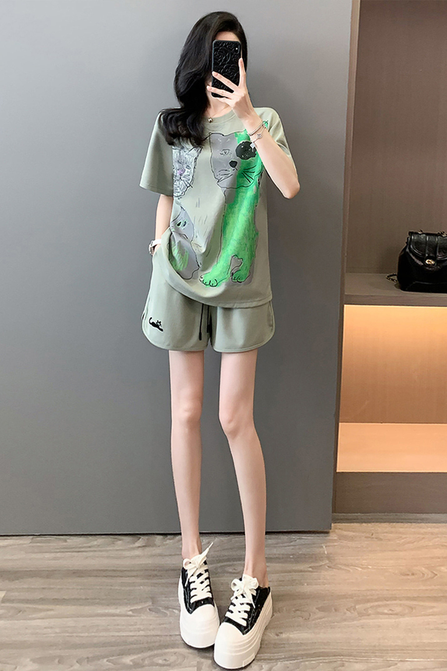韩版休闲时尚套装女夏款个性简约圆领卡通印花上衣阔腿短裤两件套,女装套装/套裙,2C310