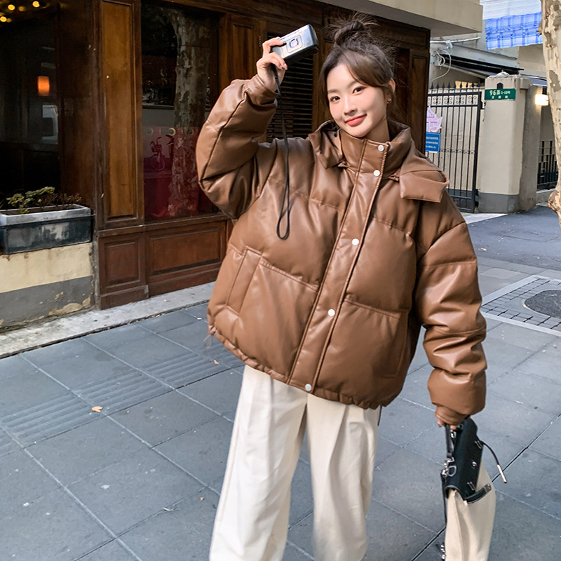 美拉德风咖色连帽皮面羽绒服女冬超火好看高级小众酷飒加厚短外套,女装羽绒服,2D078