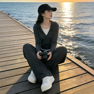 女春季新款韩版气质设计感拼接假两件连帽长袖上衣直筒长裤两件套图片