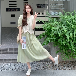 绿色小清新泡泡袖连衣裙套装女夏新款韩系时尚洋气蕾丝马甲两件套图片