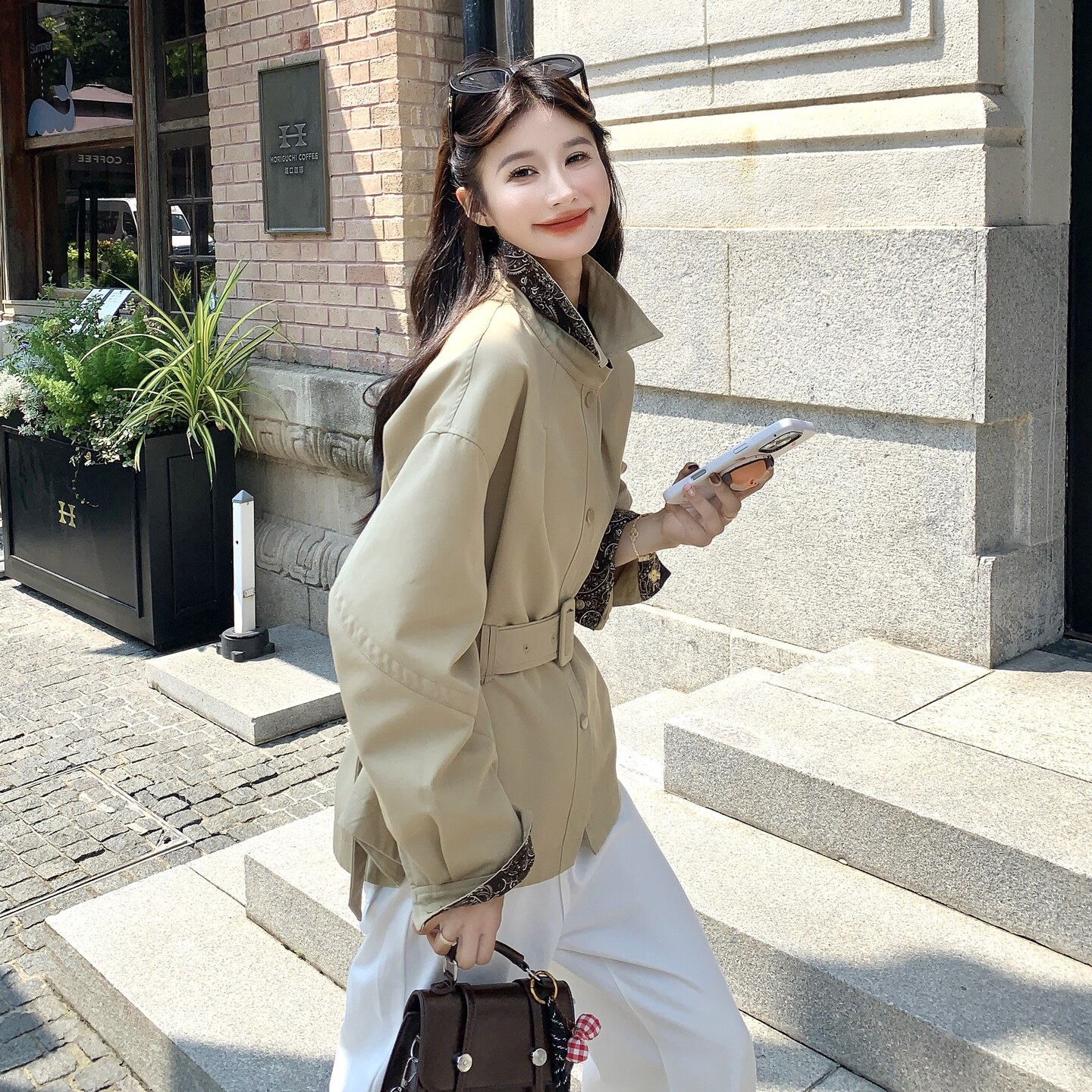 卡其色印花小香风风衣外套2025年秋季新款巨好看御姐立领短款上衣,女装风衣,2C166