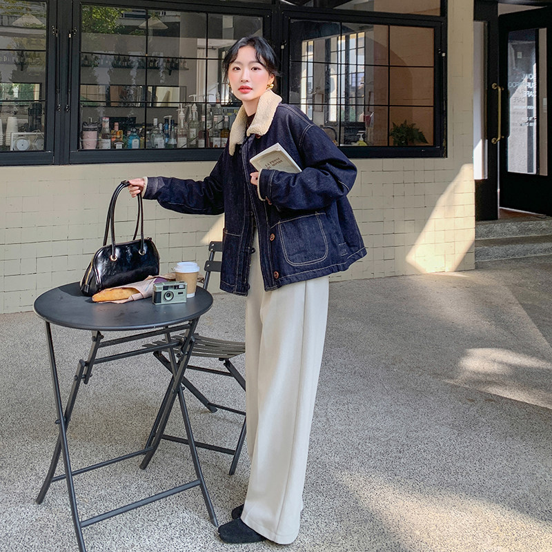 深蓝色羊羔毛领牛仔羽绒服新款女冬加绒加厚高级感90白鸭绒短外套,女装羽绒服,2C098