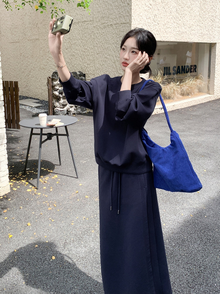 藏蓝色气质卫衣半身裙套装女春秋季休闲爆款巨好看两件套大方得体图片