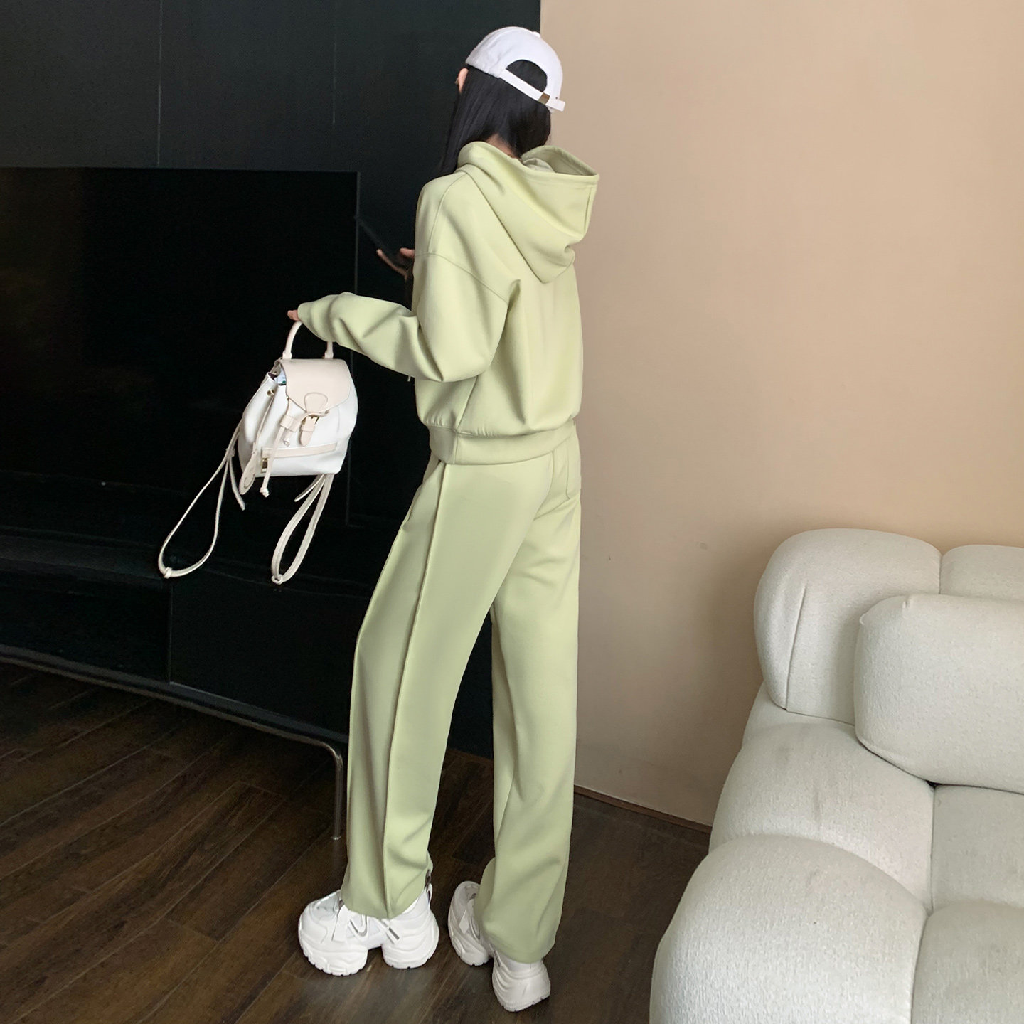 秋季新款时尚休闲减龄套装女纯色连帽卫衣阔腿长裤两件套修身显瘦,女装套装/套裙,2C310