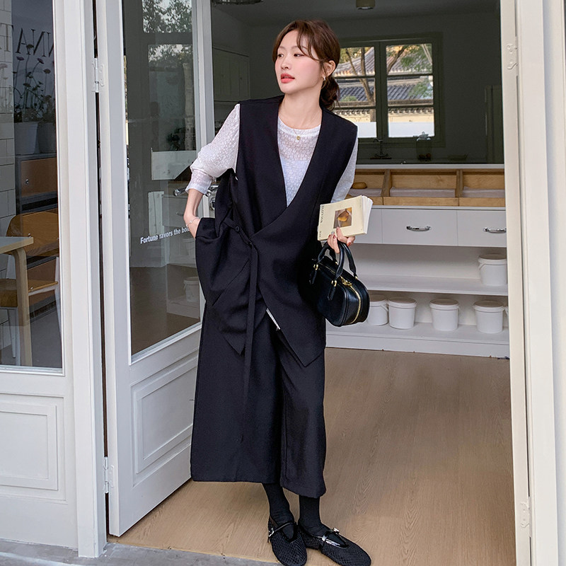 休闲黑色马甲蕾丝T恤阔腿裤套装女春秋季ootd穿搭三件套盐系轻熟,女装套装/套裙,2D078