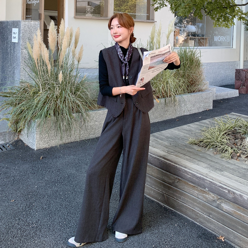 深灰色慵懒风马甲上衣套装女2025春秋季新款法式减龄阔腿裤三件套,女装套装/套裙,2C203
