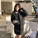 深灰色