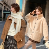 现货秋冬2025新款仿羊羔毛皮毛一体两面穿外套2596-P235控358，女装短外套，2D009