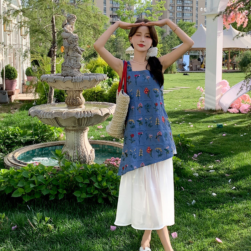 无袖刺绣拼接长裙夏季V领连衣裙设计感宽松日奢风碎花显瘦牛仔图片