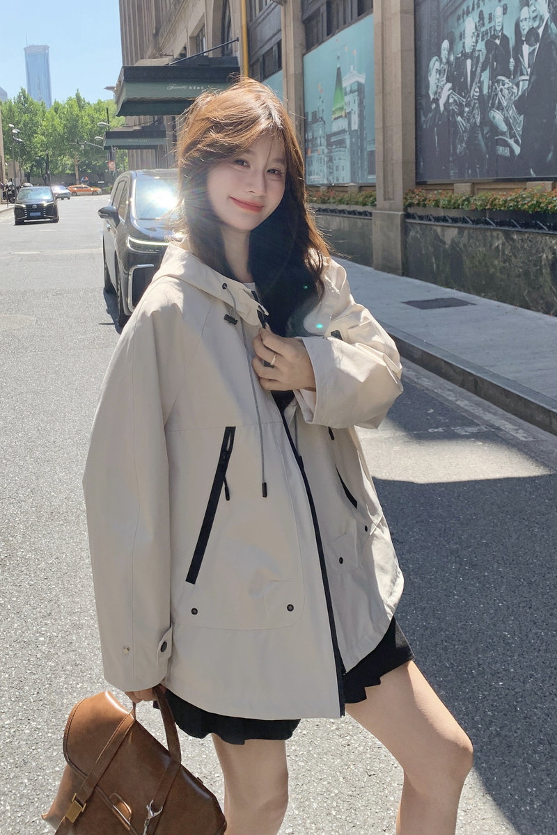 现货新款冲锋衣外套25075P150K228,女装短外套,2D035