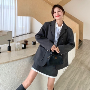 灰色减龄气质小西装套装裙女秋2025新款韩版小个子西服短裙两件套图片