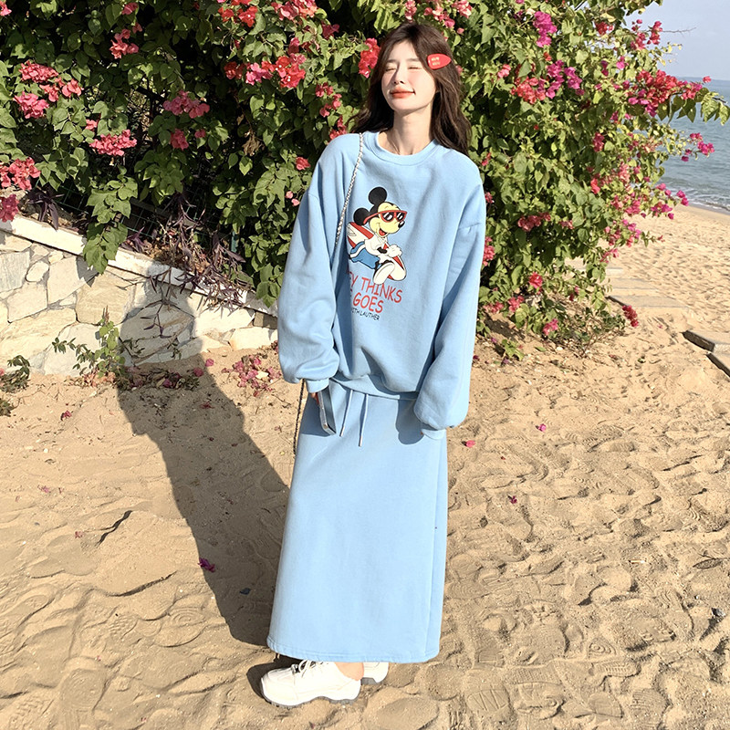 浅蓝色