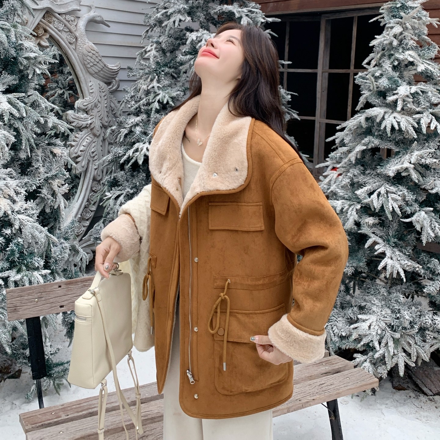 麂皮绒羊羔毛短外套女2025冬季新款设计感小个子加厚皮毛一体保暖,女装短外套,2C177