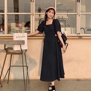 粉色温柔风方领连衣裙女2023夏新款法式小心机露腰设计感桔梗裙子图片