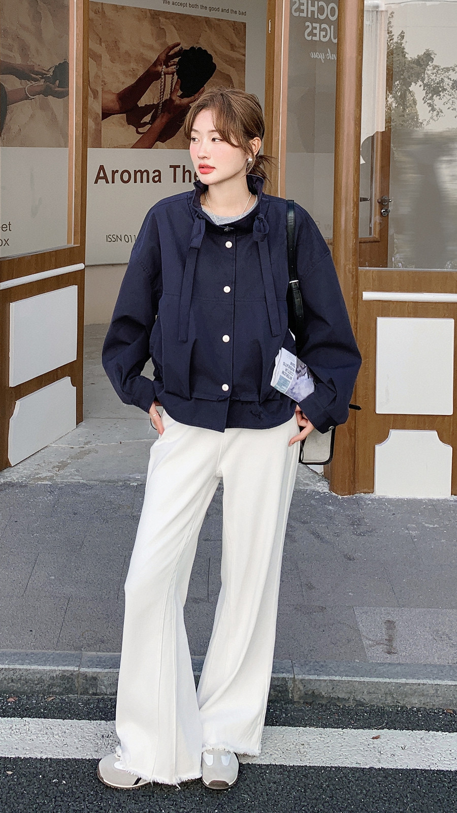 藏青色短款立领休闲外套女秋2025新款小个子宽松洋气百搭爆款上衣,女装短外套,2D008