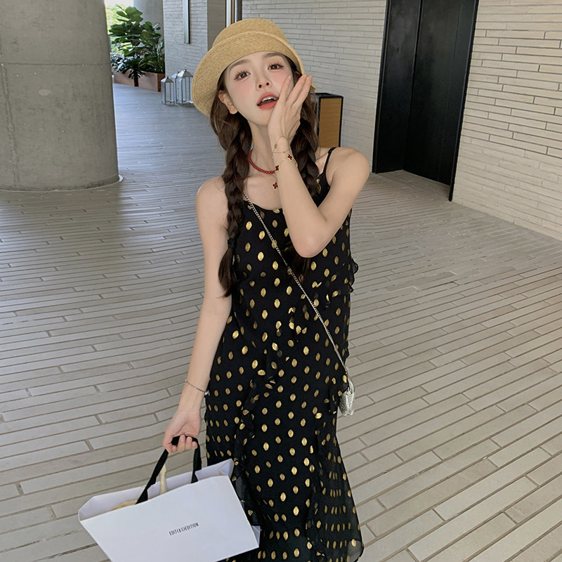 黑色设计感波点吊带连衣裙女夏季新款时尚高级感显瘦网红打底裙子图片