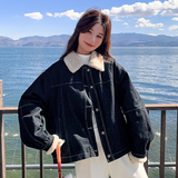深蓝色