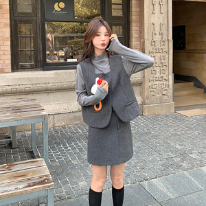 灰色小香风套装裙女2025春新款韩系气质显瘦马甲短裙小个子三件套图片