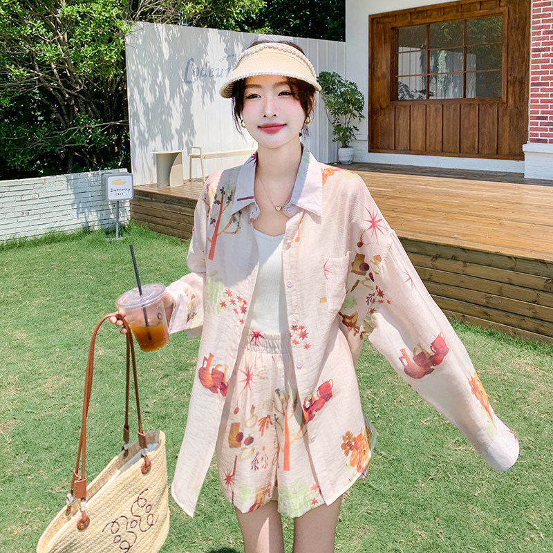 2025新款法式夏季小众植物印花独特度假防晒衬衫短裤两件套装图片
