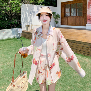 2025新款法式夏季小众植物印花独特度假防晒衬衫短裤两件套装图片