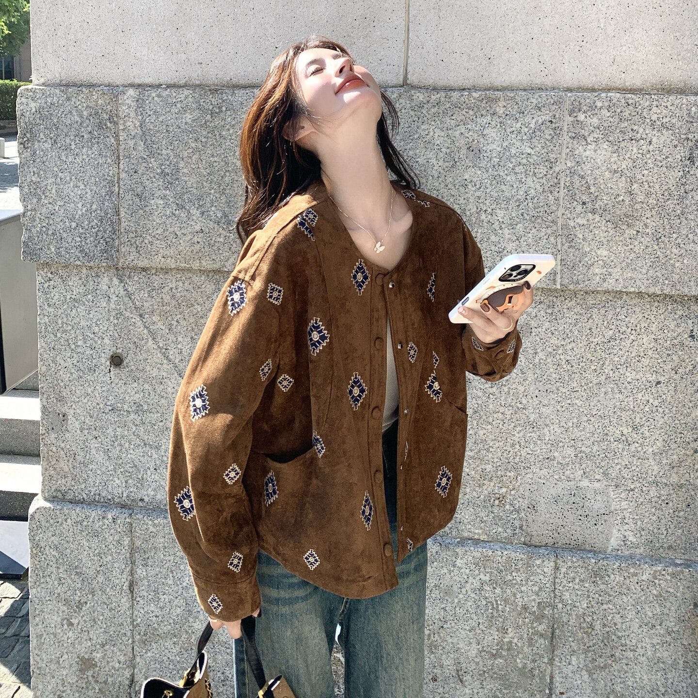 棕色复古刺绣麂皮绒外套女秋小个子网红炸街宽松时尚休闲短款夹克,女装短外套,2C258