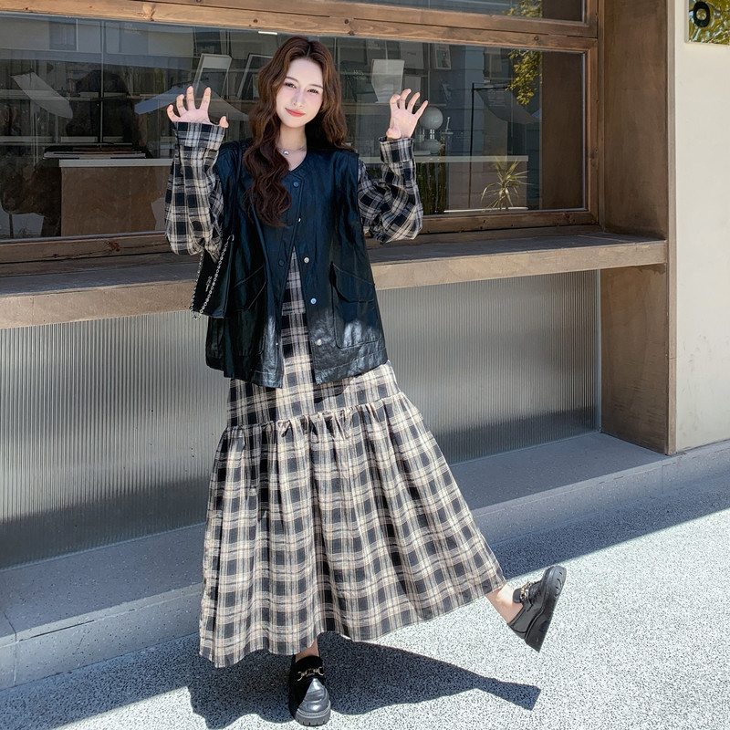 韩系休闲复古皮衣马甲两件套连衣裙女秋一整套穿搭显瘦格子长裙,女装套装/套裙,2C093