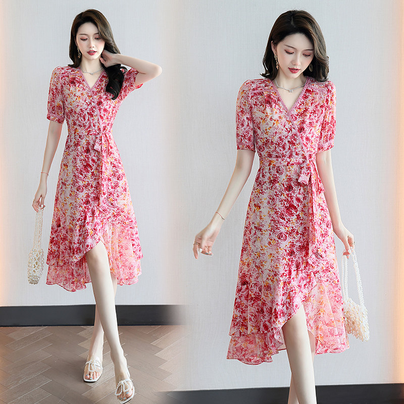 碎花连衣裙2025夏装新款韩系法式高级感长裙过膝大摆裙子女，女装连衣裙，自然秀,女装连衣裙,自然秀