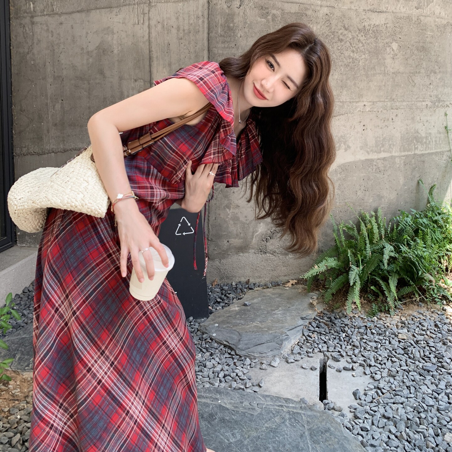 荷叶边V领撞色格子短袖连衣裙女2025年夏季新款收腰显瘦减龄长裙,女装连衣裙,2C212