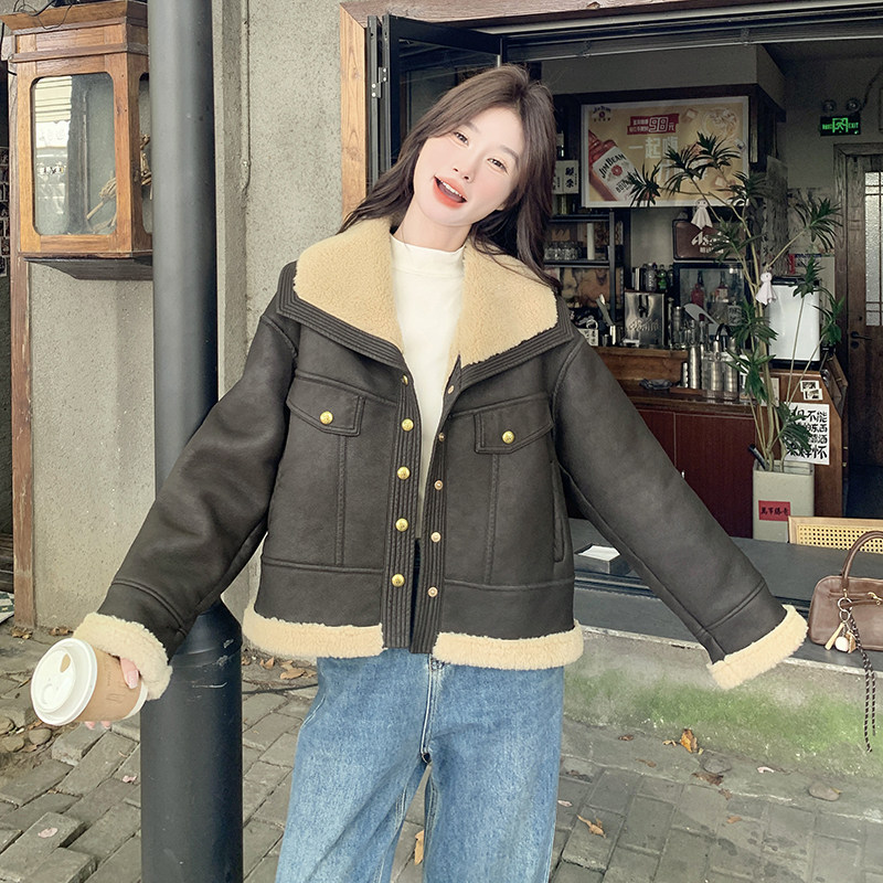 现货咖色羊羔毛皮毛一体大翻领加厚外套5827-P195-K288,女装皮草,2C159